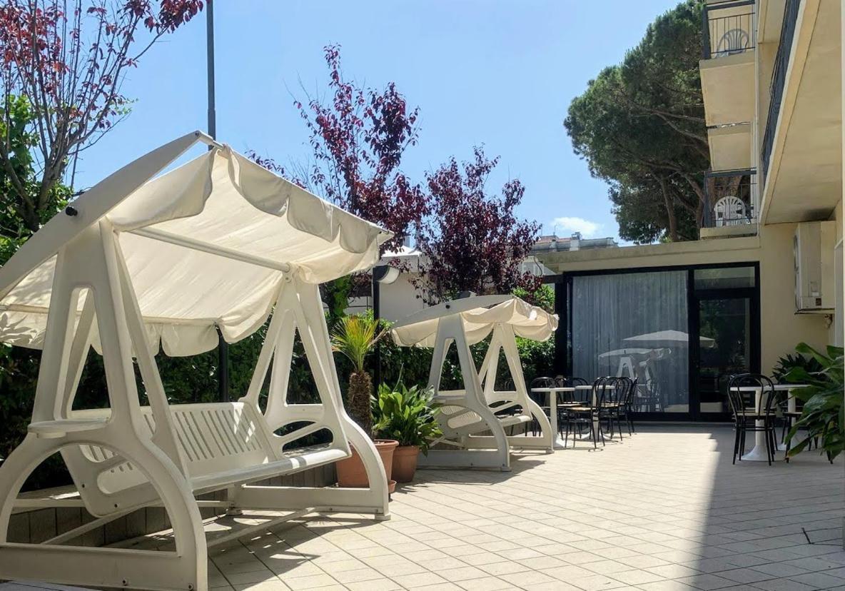 Hotel Villa Platani Riccione Exterior foto